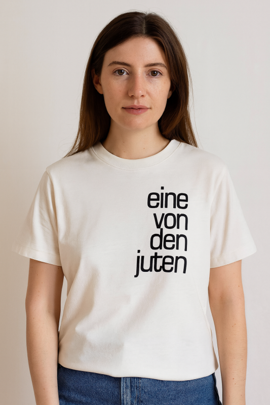 Damen T-Shirt „eine von den juten“ – Bio-Baumwolle, handbedruckt, fair & nachhaltig | Off White